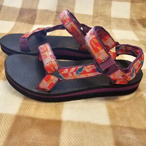 Womens Teva Sandals Size 10 Purple